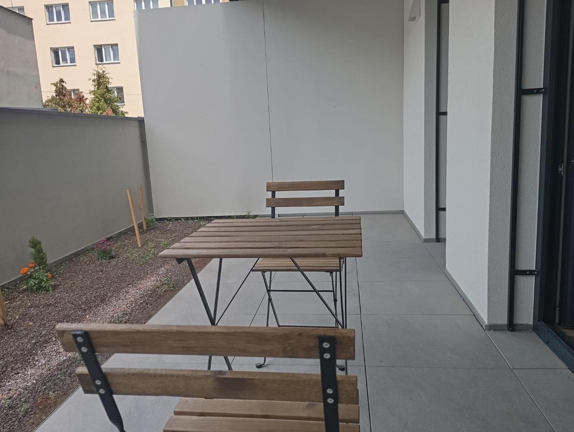 Novy Apartman S Terasou Brno Exterior photo